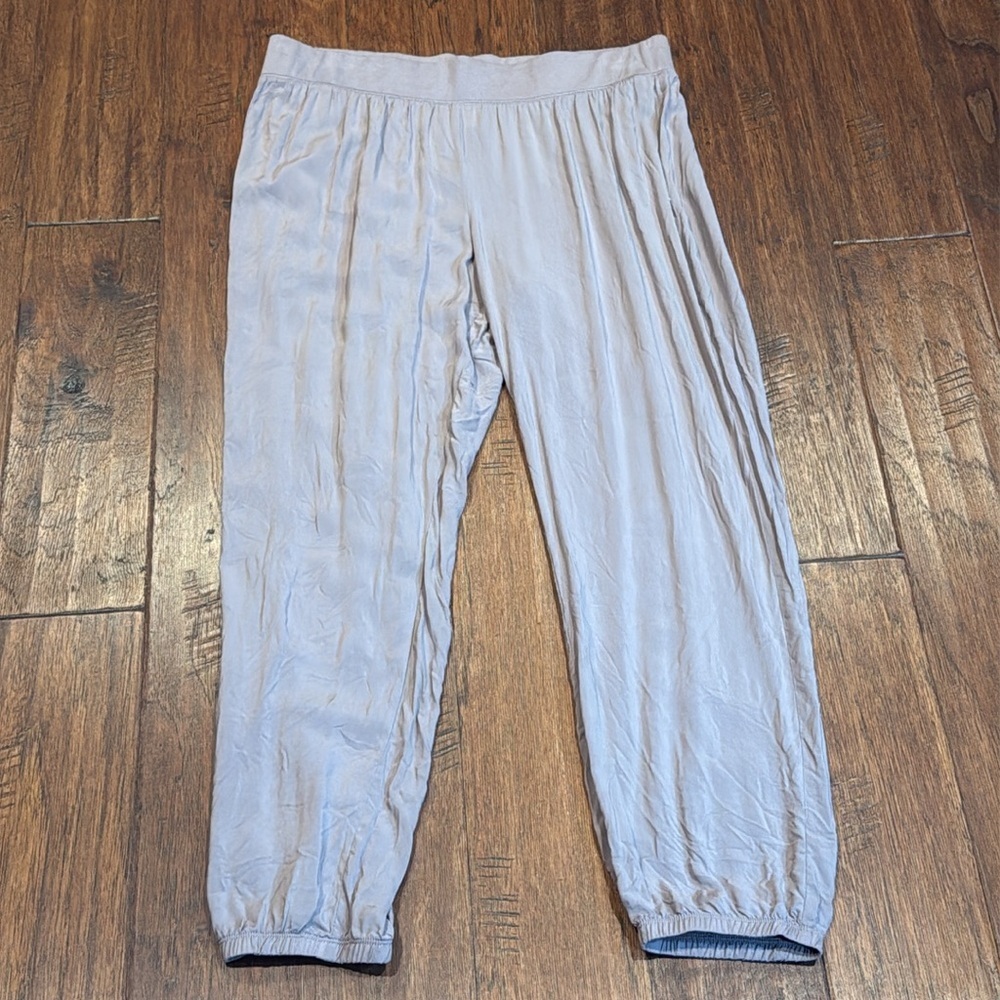 Large Victoria's Secret Gray / Light Purple Lounge Pants - Picture 4 of 8